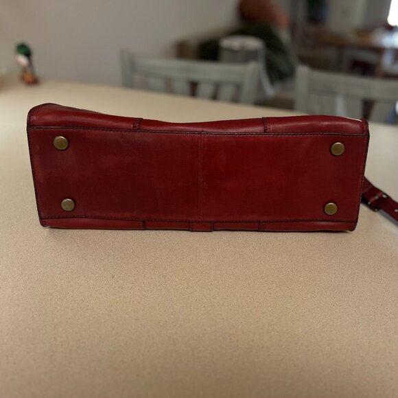 Fossil red leather bag with detachable shoulder strap. Excellent condition. - Picture 4 of 6